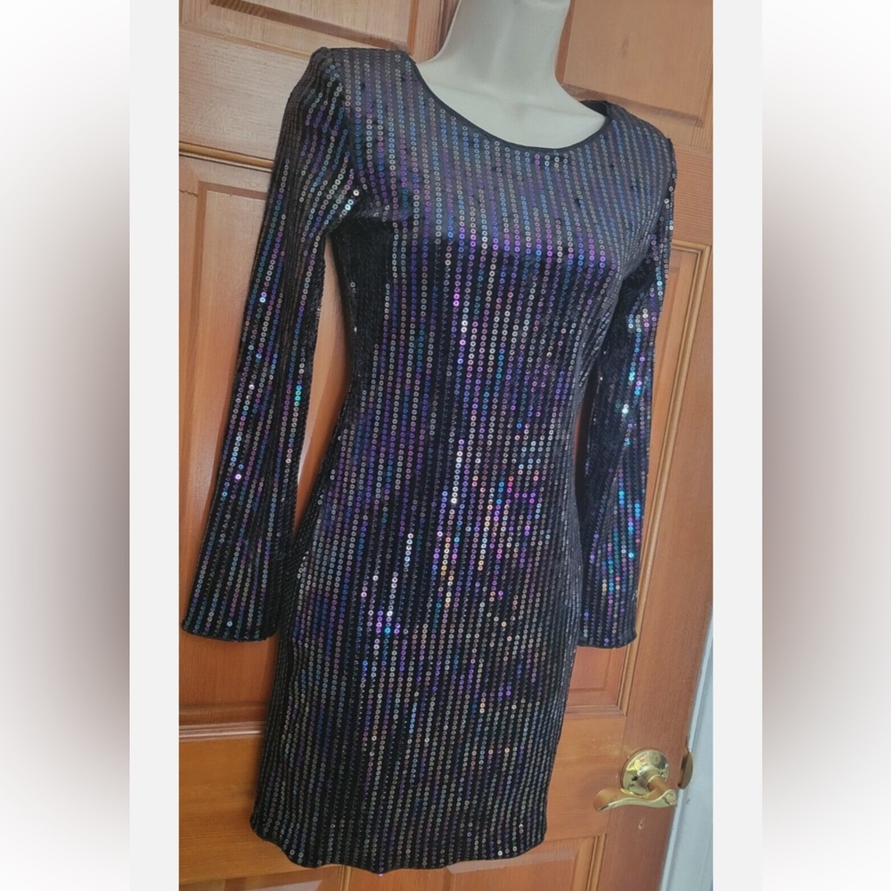 H&M Divided Colorful Sequin Bodycon dress Long Sleeves Size 4 Stretch Lined